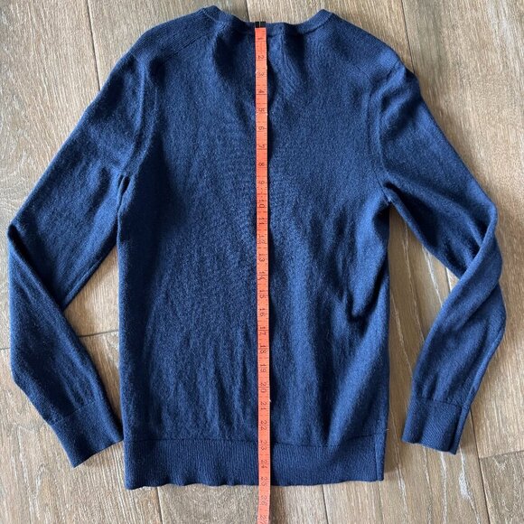 Express V neck women's merino wool navy sweater size small - Picture 6 of 8